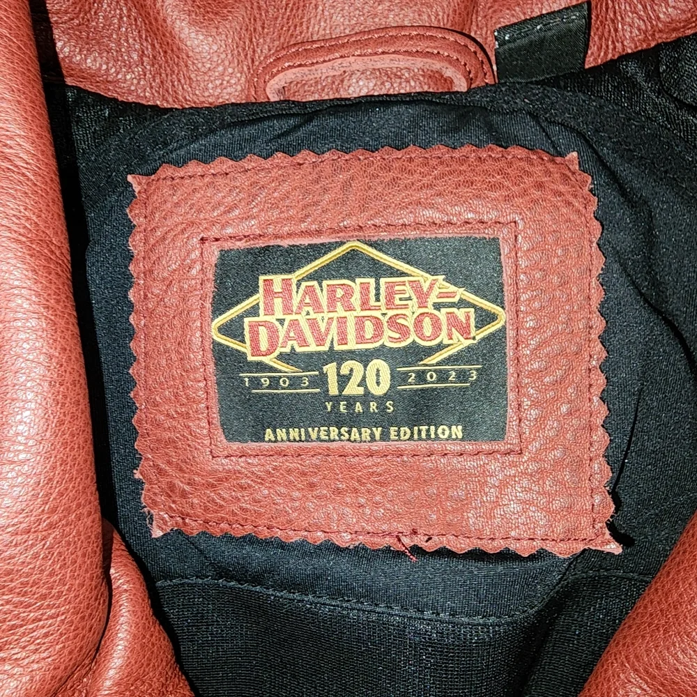 Harley-Davidson 120th Anniversary Collectors Edition Women's Leather Jacket - Picture 6 of 15